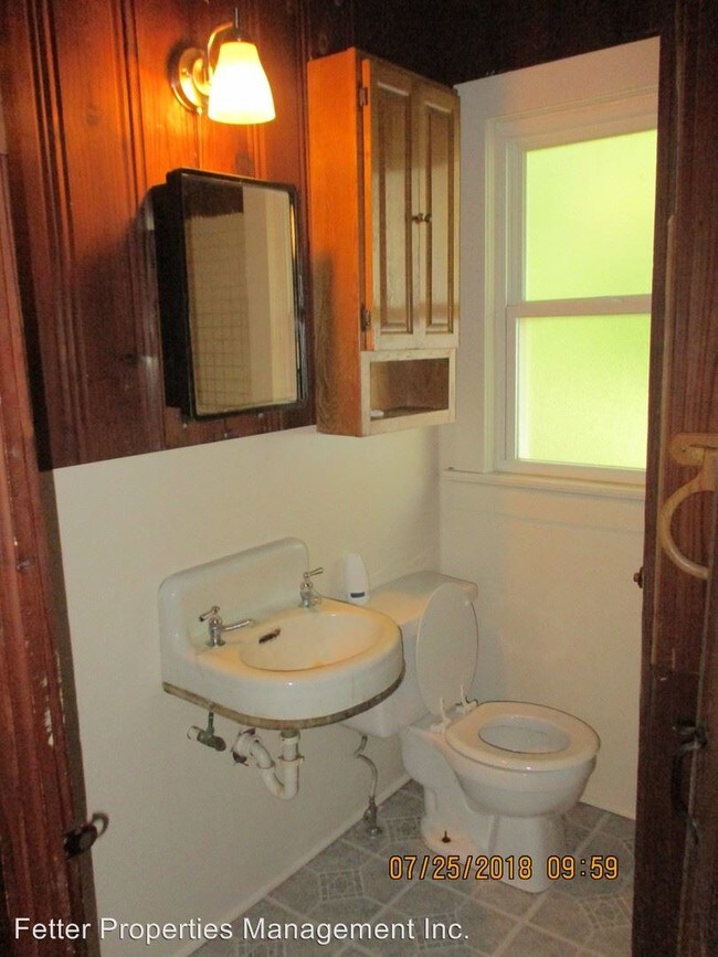 Building Photo - 13 Yorkshire Dr