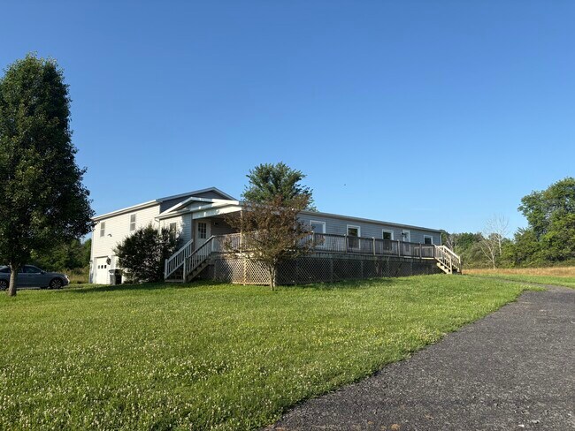 Foto del edificio - 54 Bald Hill Rd