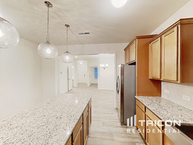 Building Photo - 4664 Wesmar Dr