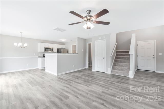 Building Photo - 8231 Thornhaven Ct