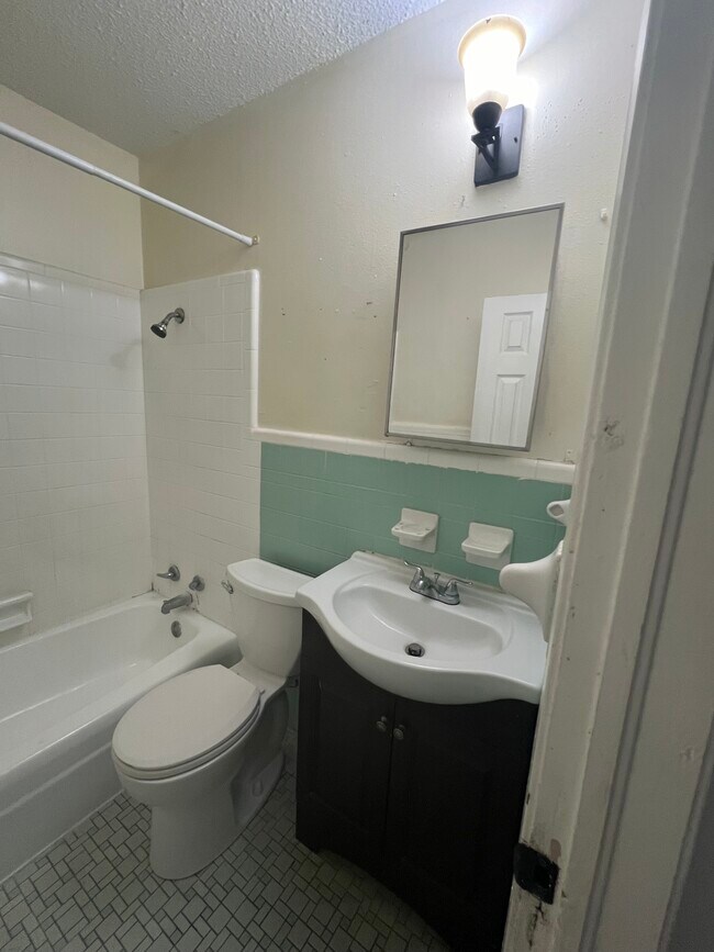 Foto del edificio - 636 N 39th St