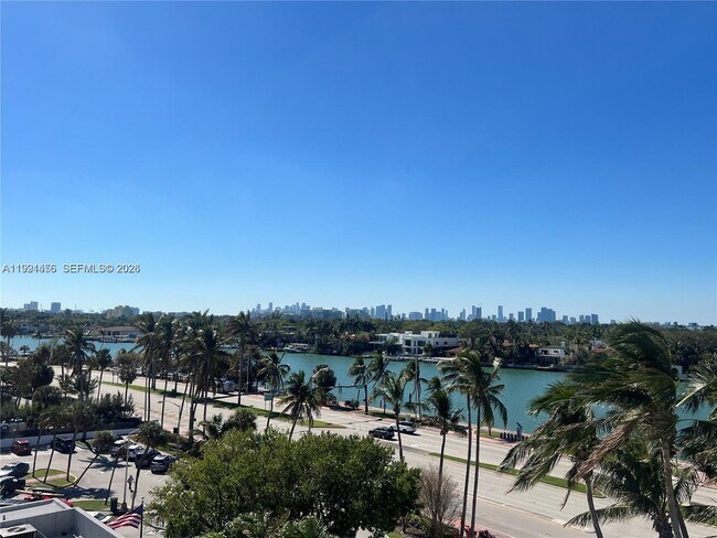 Foto del edificio - 5313 Collins Ave