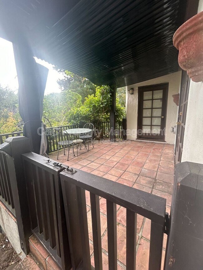 Foto del edificio - 1194 Sterling Ave