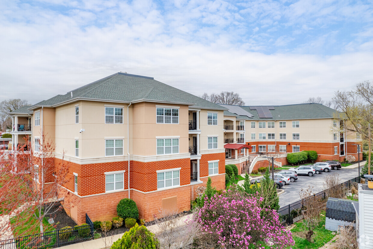 Primary Photo - Whitemarsh Villas