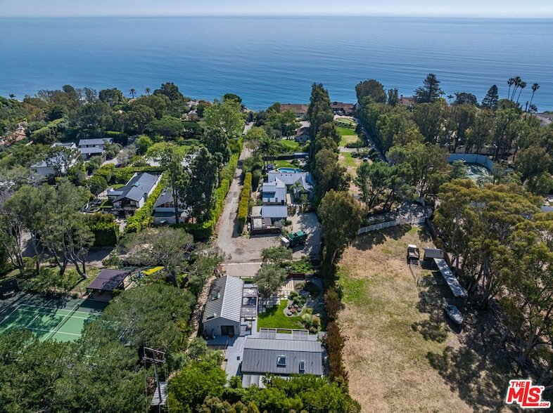 Photo - 28036 Sea Lane Drive Unit B