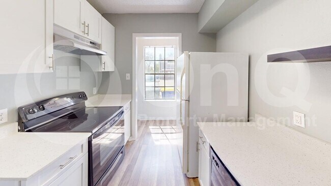 Building Photo - 8108 Foxfire Ln