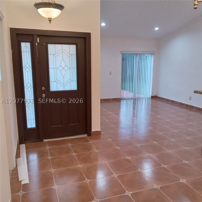 Foto del edificio - 2441 SW 85th Ave