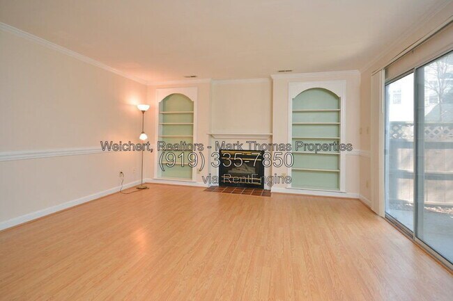 Foto del edificio - 425 Summerwalk Cir