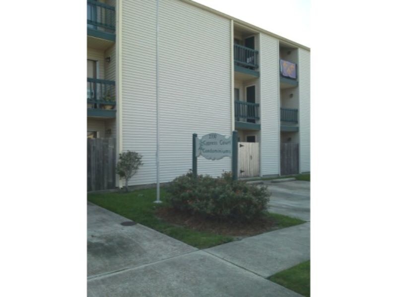 Primary Photo - 2330 Edenborn Ave