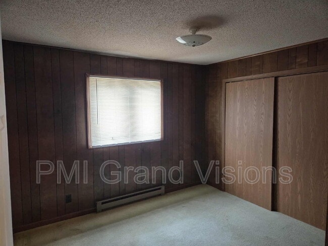 Building Photo - 955 4th St