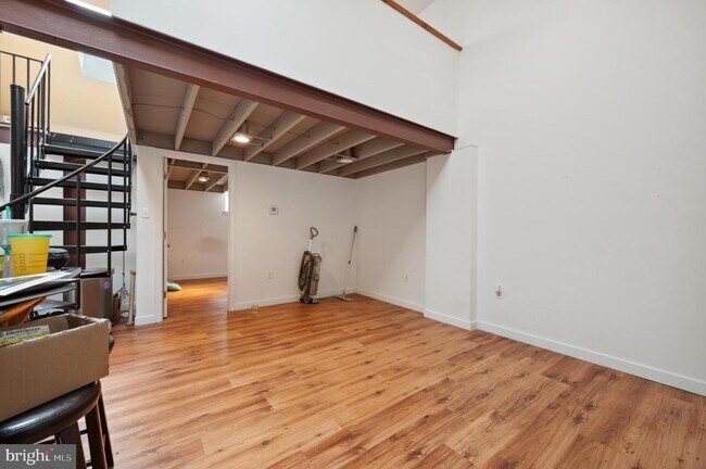 Foto del edificio - 6214 Ridge Ave
