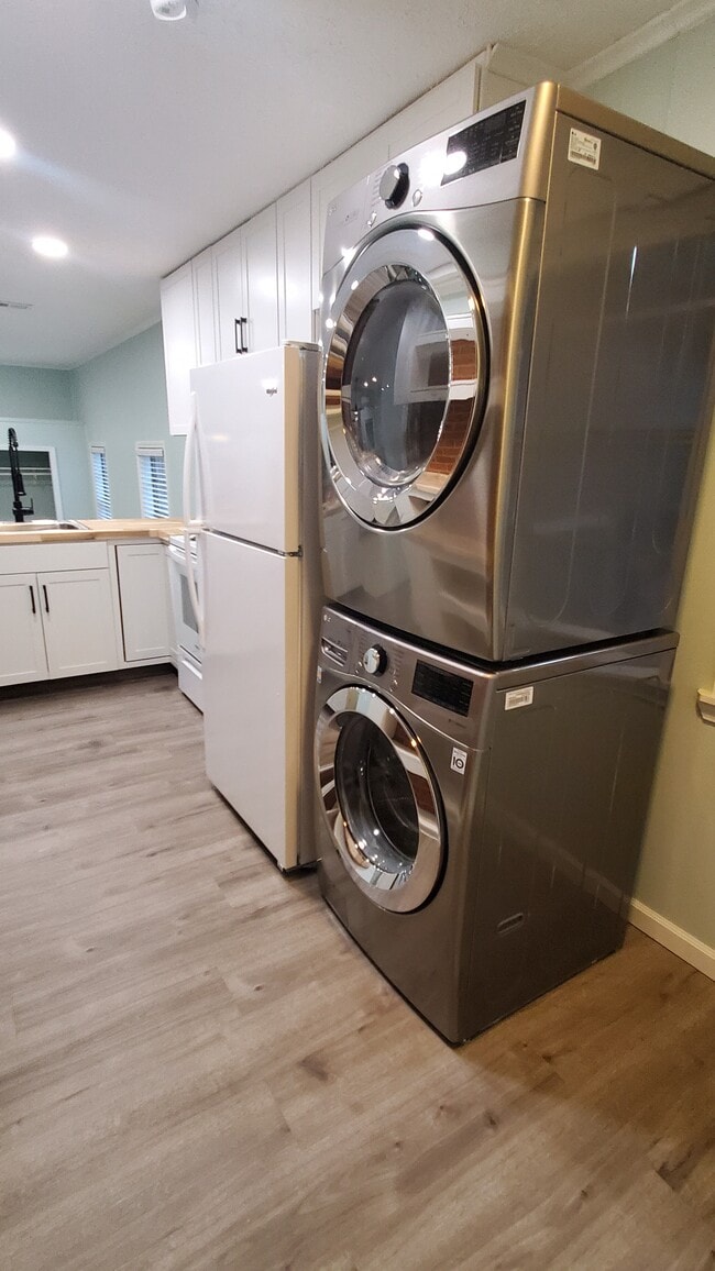 Foto del edificio - 2412 Jacqueline Cir