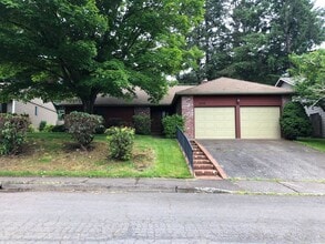 Building Photo - 2250 Dorchester Dr S