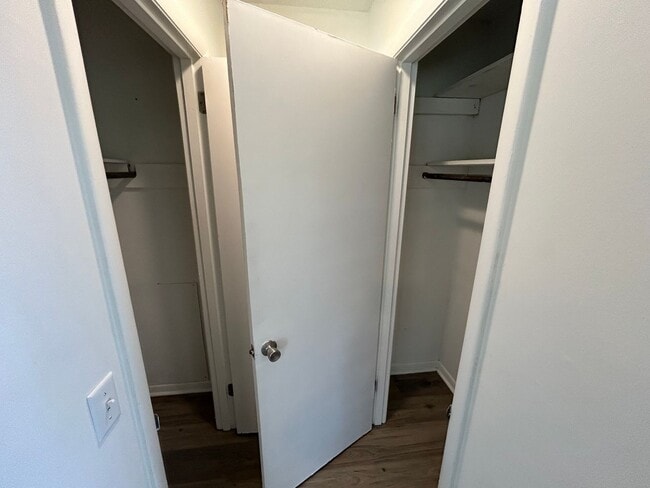 Building Photo - Charming Cul-de-Sac Brick Home | 3BR + Bonus Room | 2 Full Baths