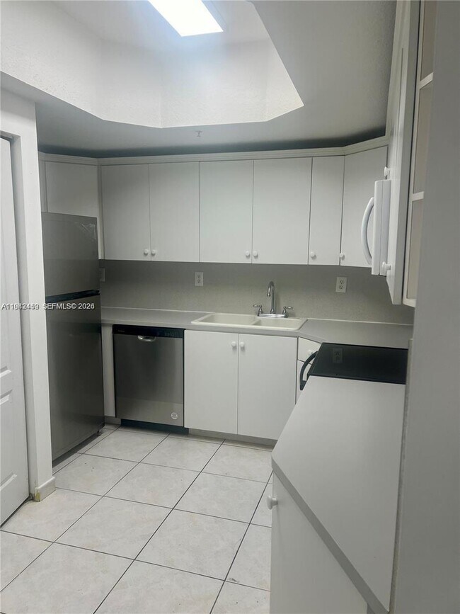 Foto del edificio - 17405 NW 75th Pl