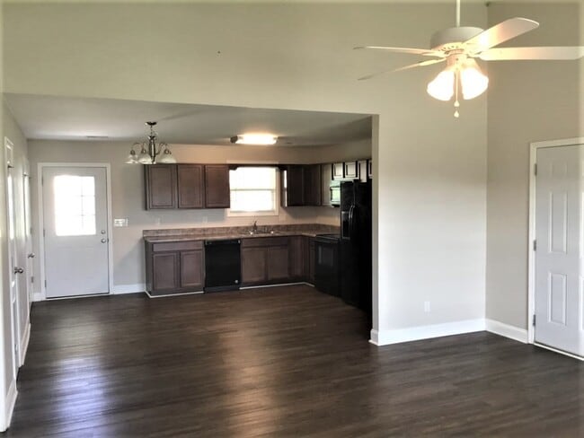 Building Photo - 6515 Mission Springs Ln