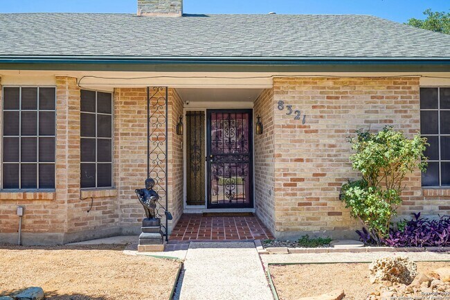 Foto del edificio - SPACIOUS 3-BEDROOM IN WINDCREST