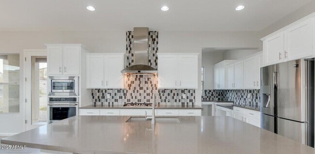 Building Photo - 4390 Noble Dr
