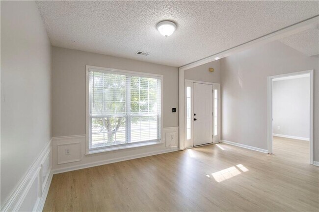 Foto del edificio - 3431 Chastain Glen Ln NE