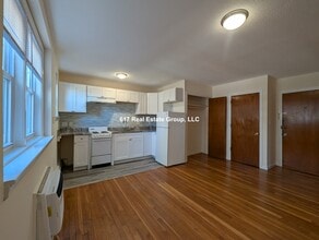 Building Photo - 2018 Commonwealth Ave