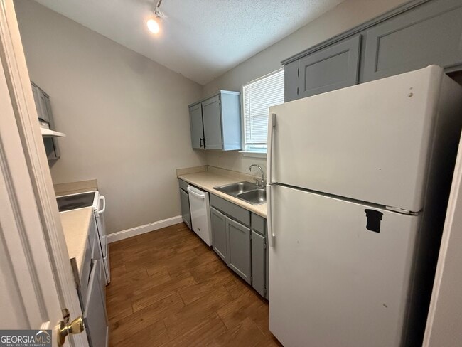 Building Photo - 501 Madison Ave