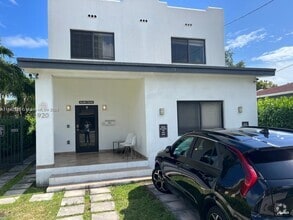 Building Photo - 920 SW 9th St