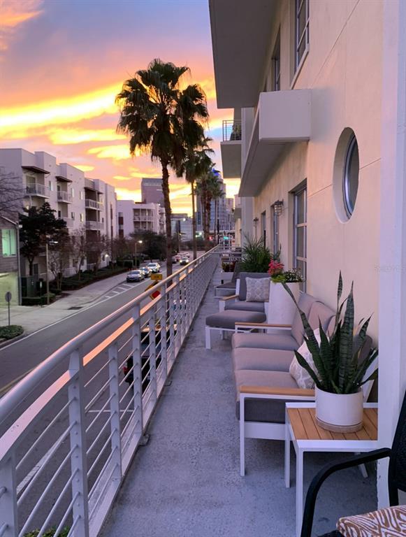 Foto del edificio - 1212 E Whiting St