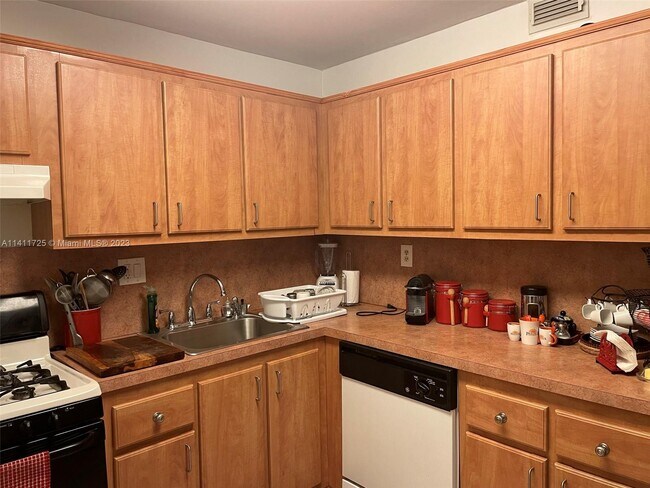 Foto del edificio - 13120 SW 92nd Ave