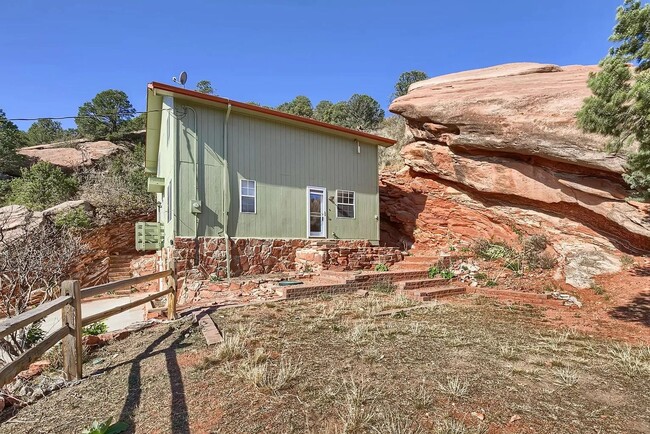 Foto del edificio - Beautiful 3 Bed Home Perched on a Mountain Side!!