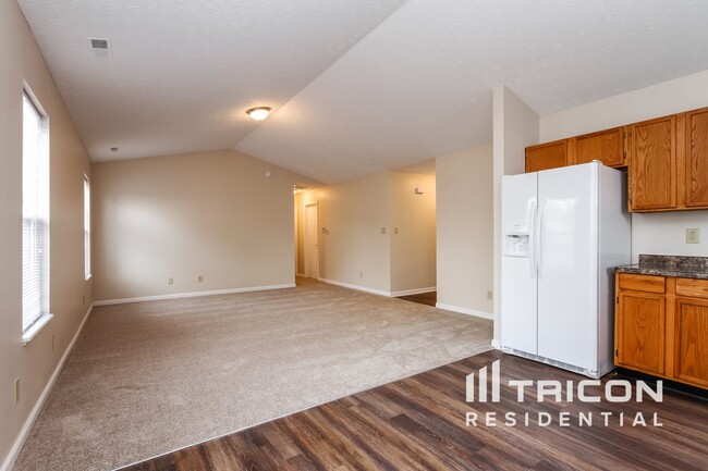 Building Photo - 8832 Trumpeter Dr