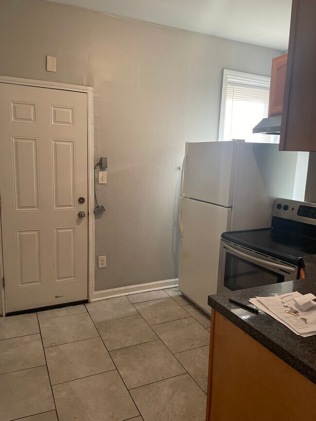 Building Photo - 5506 Walnut St