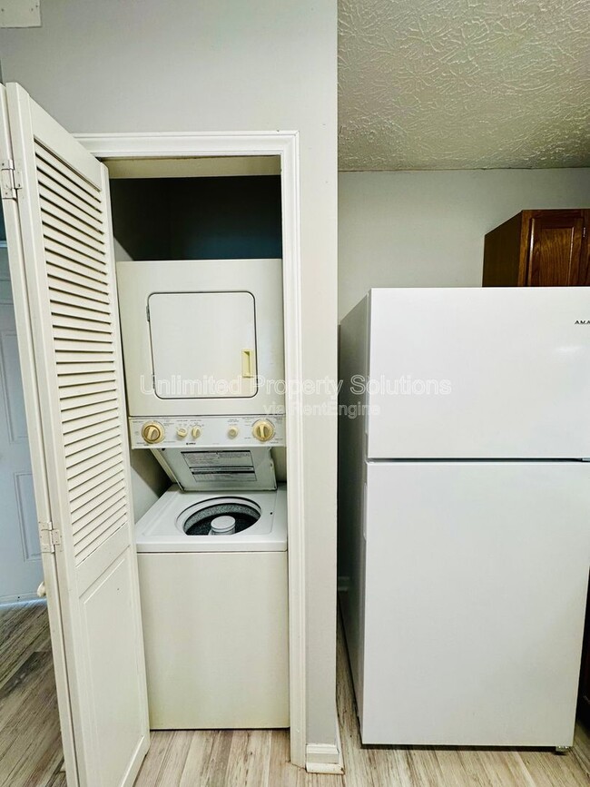 Building Photo - 207 Sunn Aire Ct