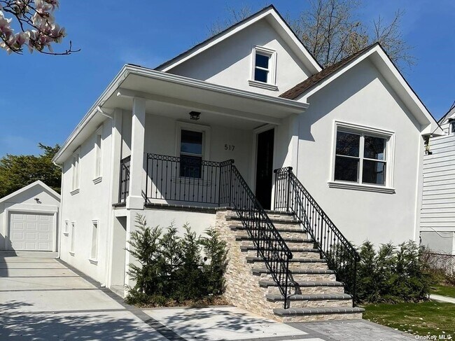 Building Photo - 517 Oceanpoint Ave