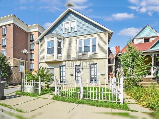 Photo - 642 S. Meridian St. Indpls, IN 46225 House