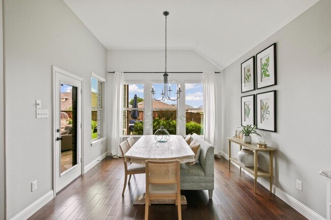 Foto del edificio - 4301 Overbrook Dr