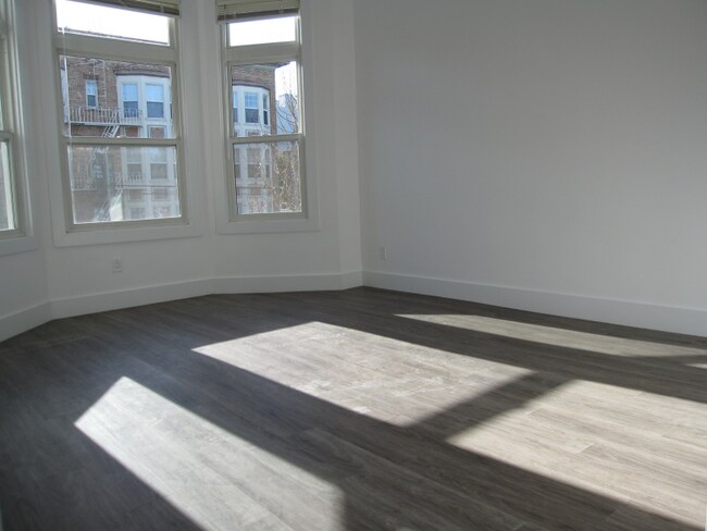 Building Photo - 1050 Divisadero St