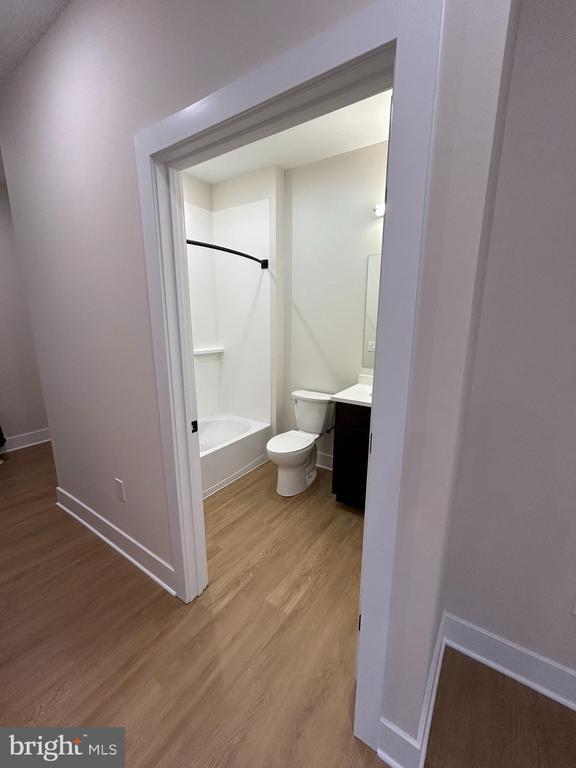 Building Photo - 624 Main St