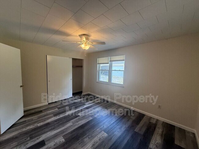 Foto del edificio - 4352 Sunray Rd