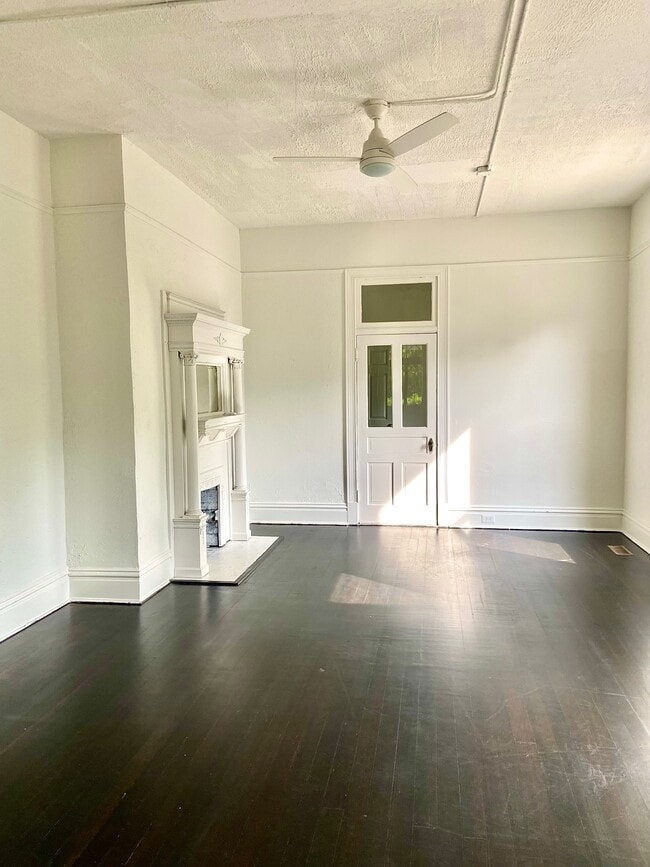 Building Photo - 1716 14th Ave S