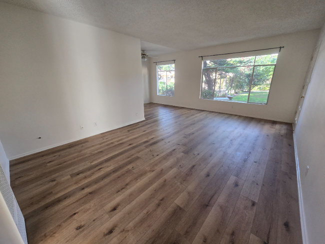 Foto del edificio - 13531 Wyandotte St