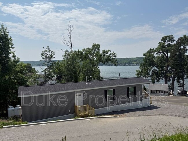 Building Photo - 5129 E Lake Rd