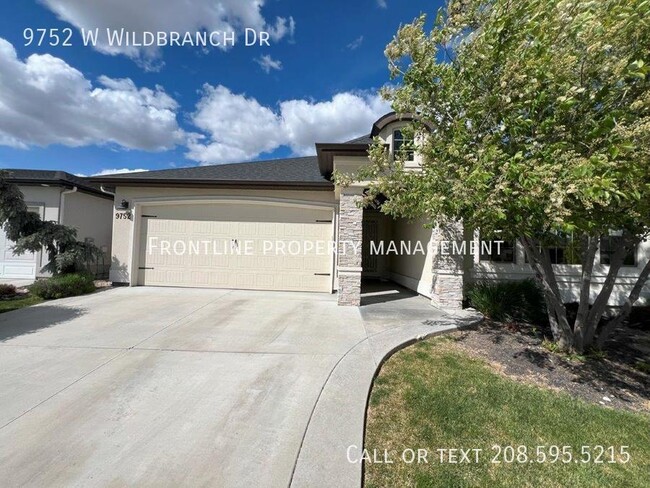 Building Photo - Nicely adorned home in a great subdivision!