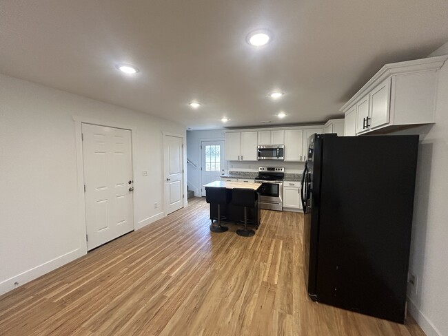 Building Photo - 1211 Nedra Dr