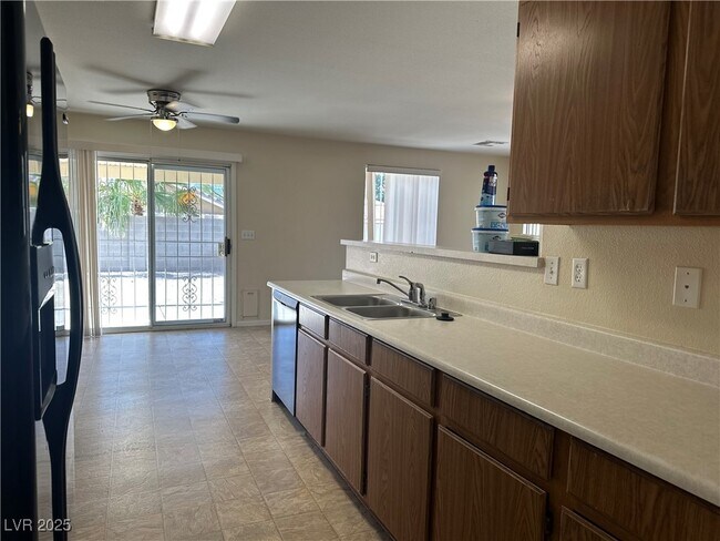 Building Photo - 632 Carlos Julio Ave