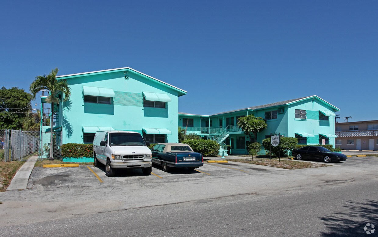Primary Photo - Riveria Garden Apartments