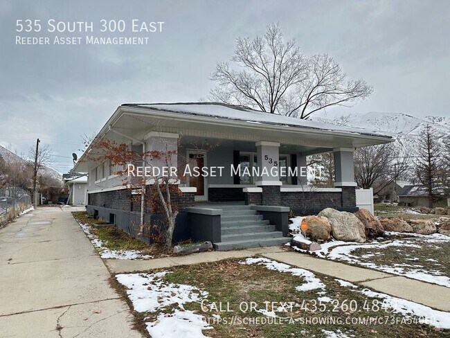 Foto del edificio - 5 Bed 2 Bath home with HUGE heated 3 car g...