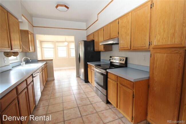 Building Photo - 3 br, 2 bath House - 1375 Madison St