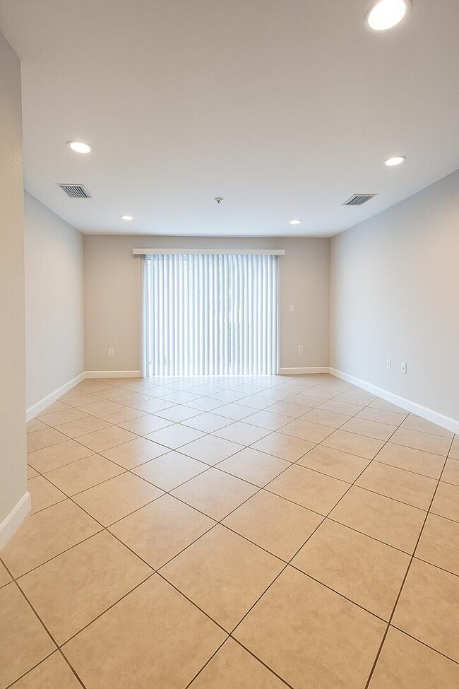 Foto del edificio - 5120 NW 30th Terrace