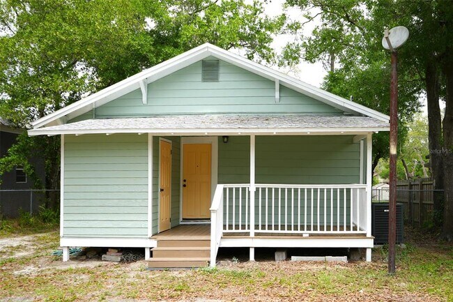 Foto del edificio - 1221 E Osborne Ave