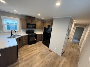 Building Photo - 8907 Beechwood Dr